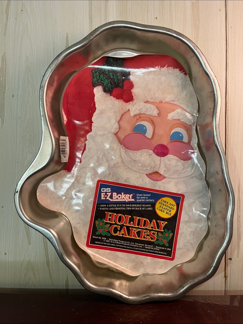 Holiday Santa Face Cake Pan - Red & White Festive Bakeware